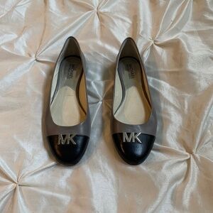 Michael Kors Gray/Black Leather Ballet Flats sz 9 M